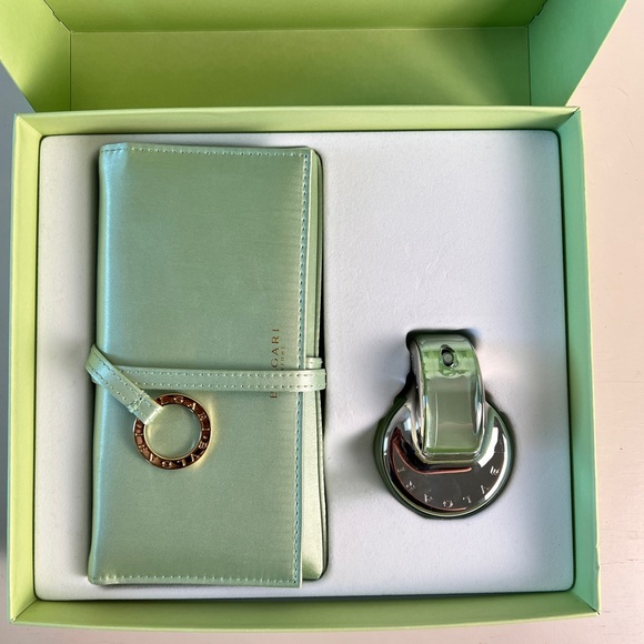 Bvlgari Omnia Jade Green Eau de Toilette and Beauty Pouch - Picture 4 of 5